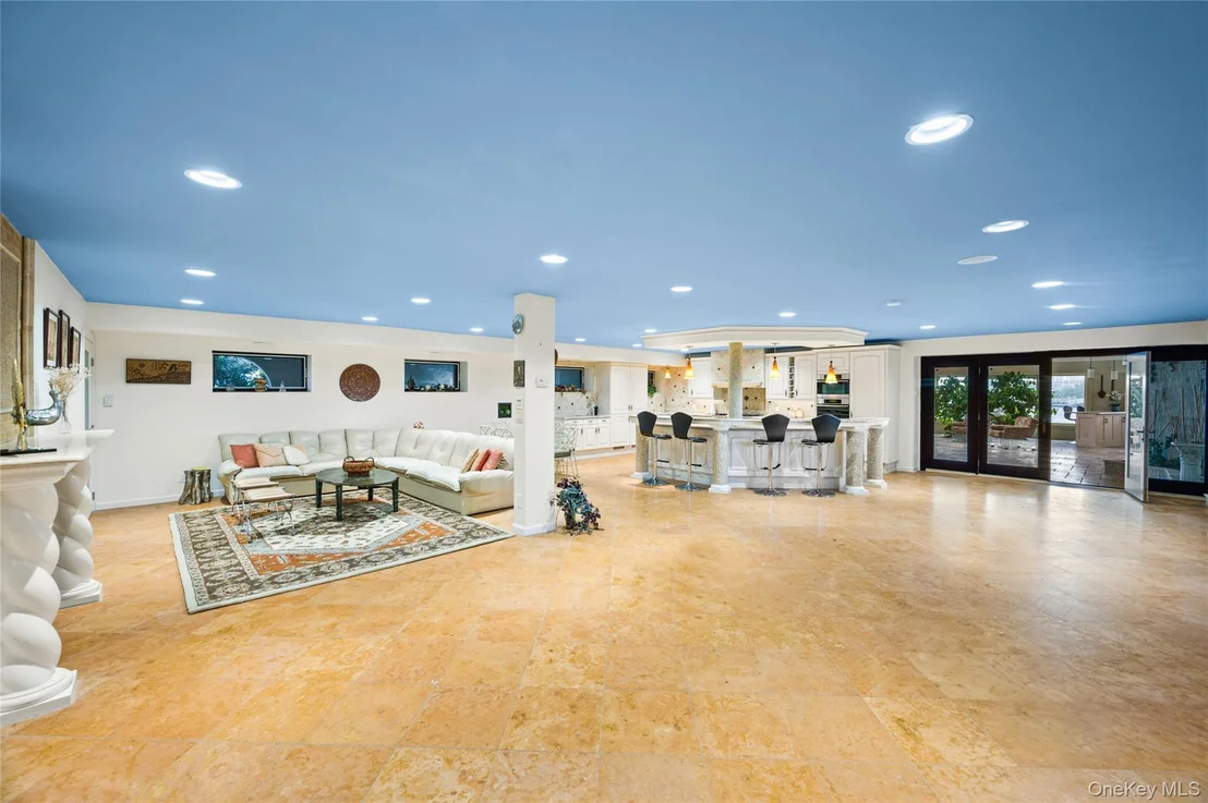 Photo of 1101 Harbor Road