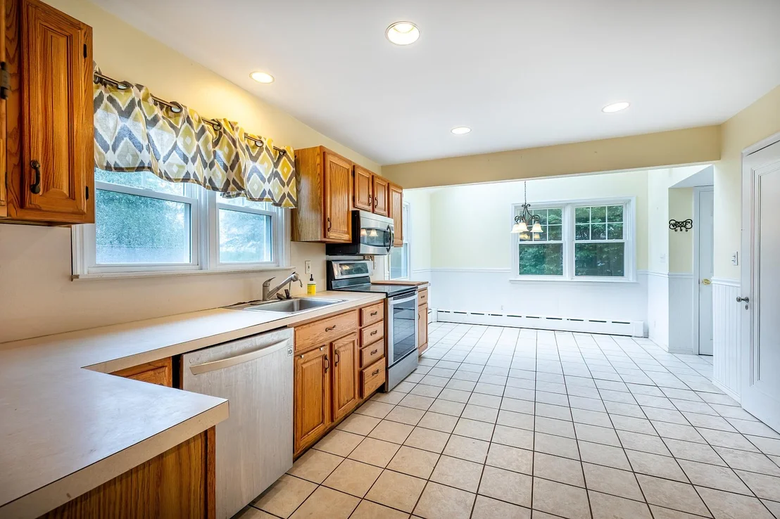 Photo of 545 Ridgeway