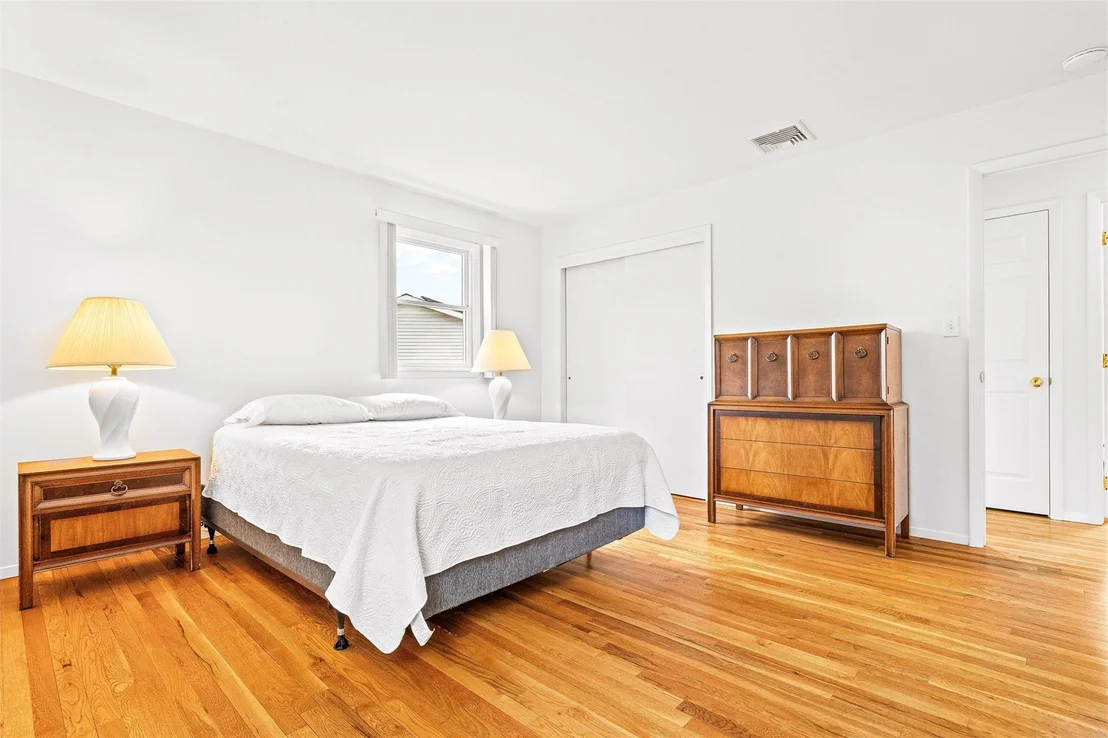 Photo of 18 Eakman Drive