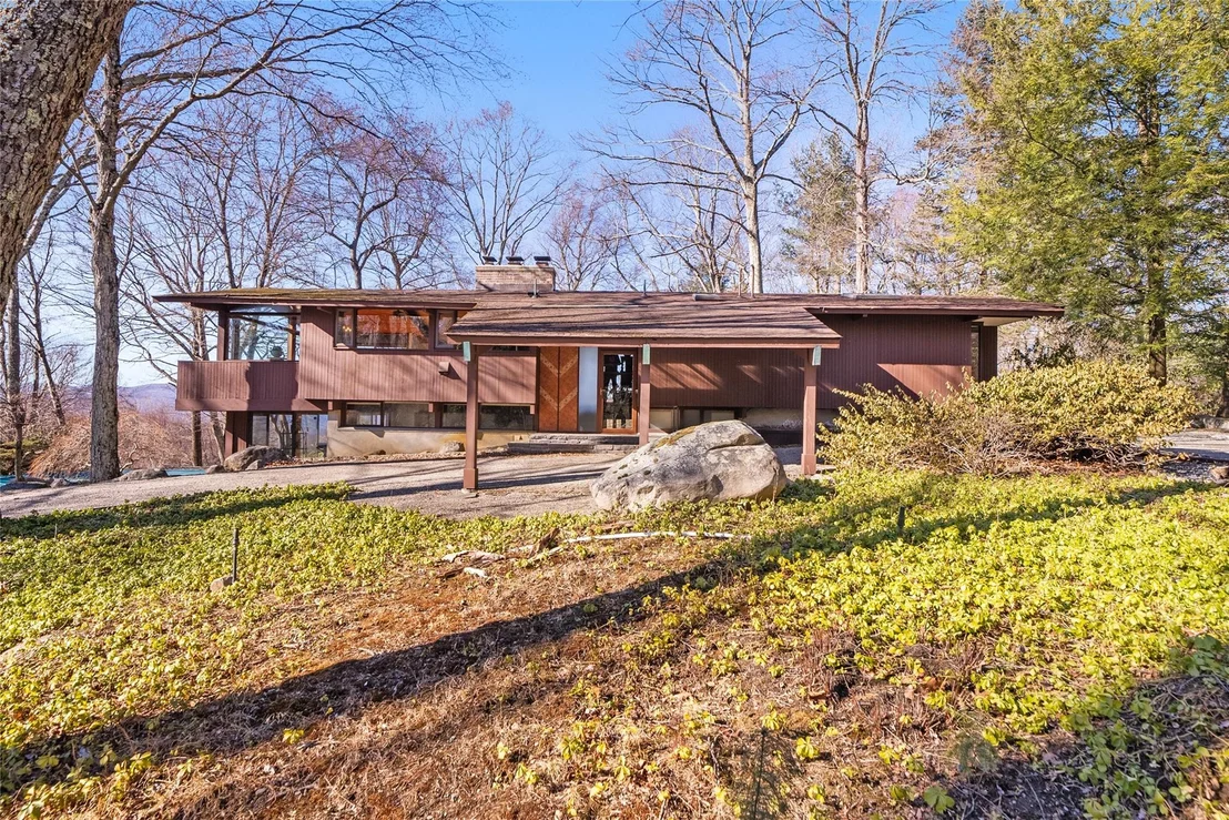 Photo of 43 Snake Hill Road