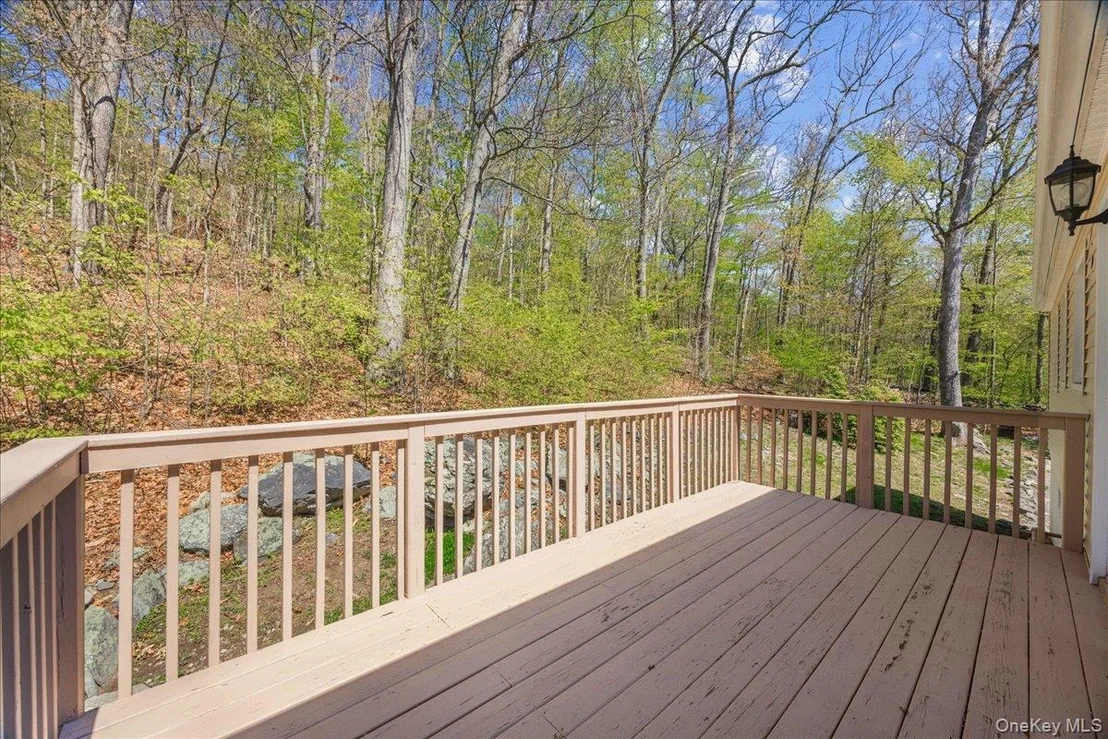 Photo of 1168 Lakes Road