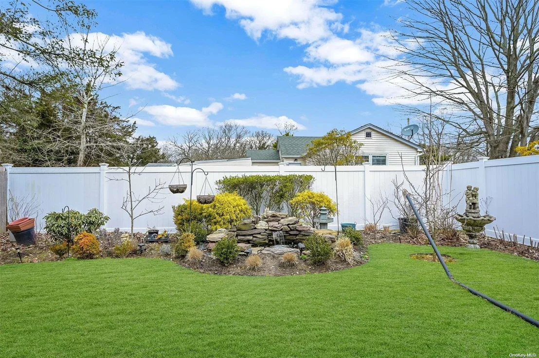 Photo of 182 Lynbrook Drive