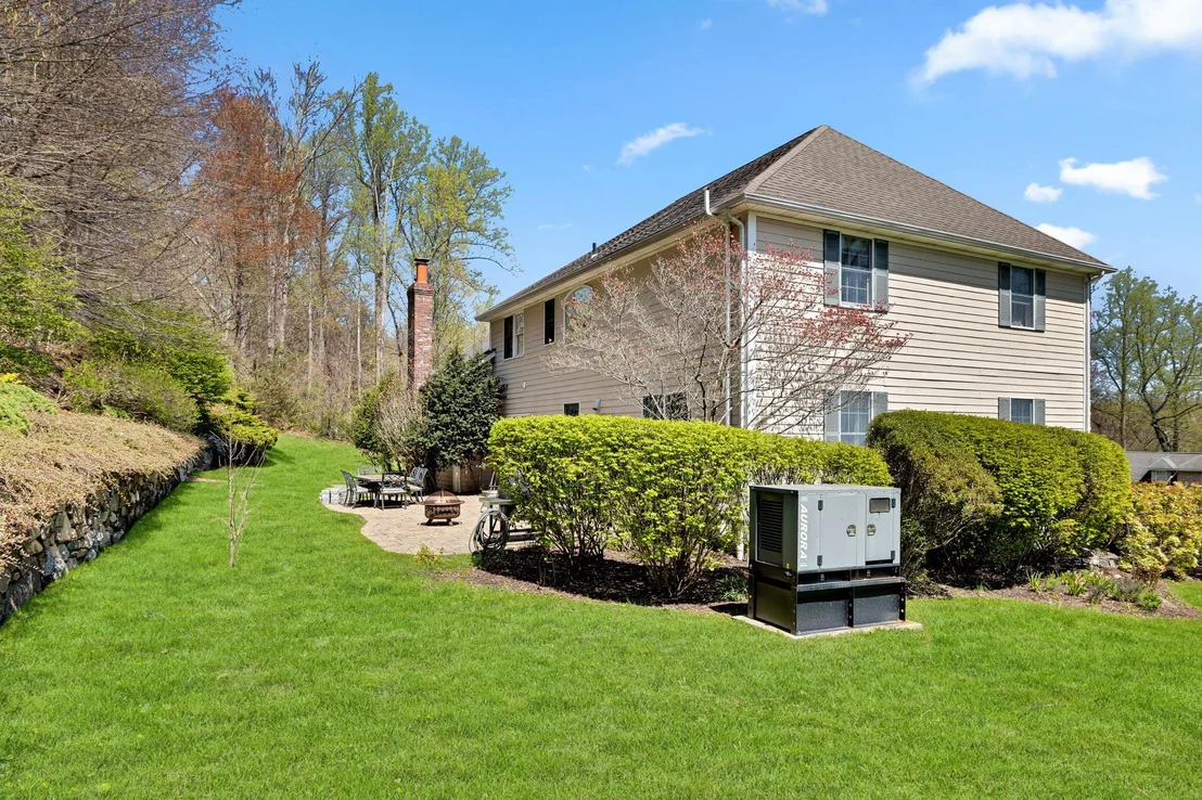 Photo of 10 Fieldstone Drive