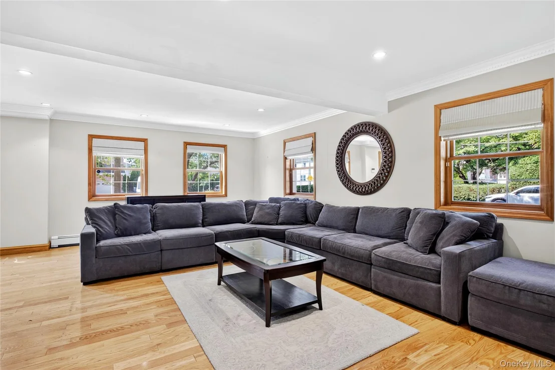 Photo of 75 Maple Street