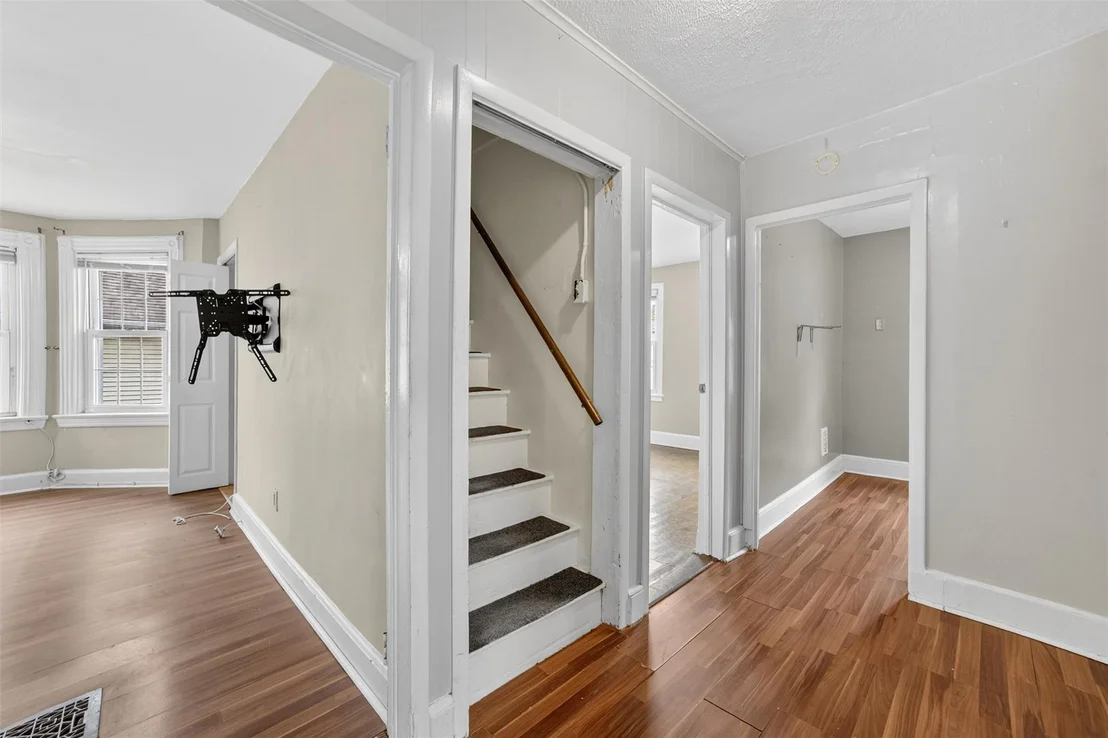 Photo of 31 Maple Avenue