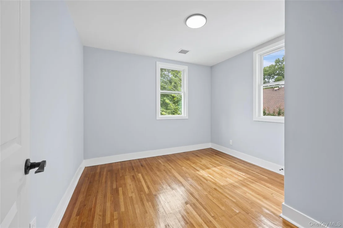 Photo of 81 Rowe Avenue