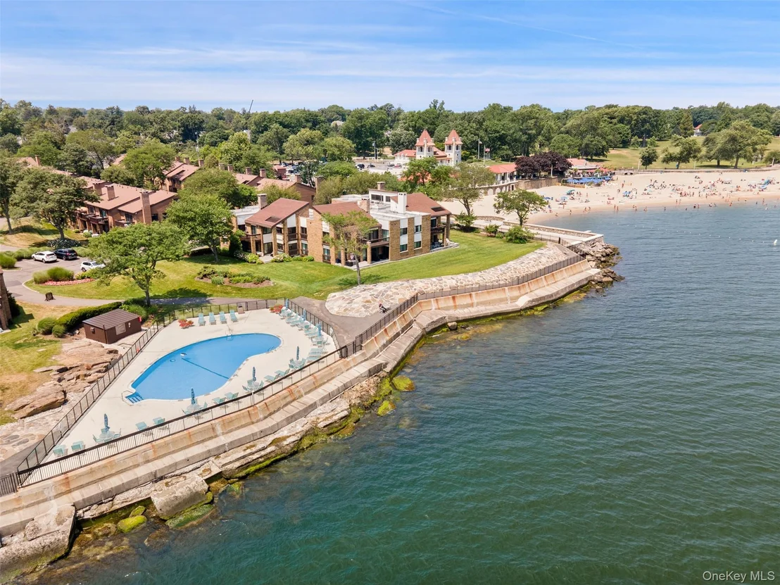 Photo of 54 Waters Edge
