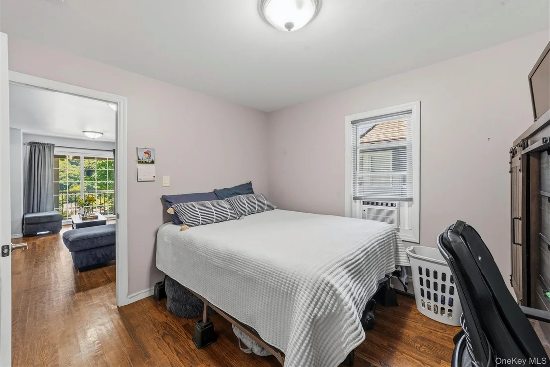 Photo of 1463 Lincoln Terrace