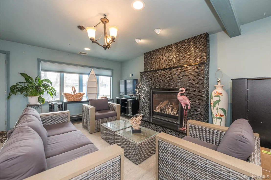 Photo of 3414 Riverside Drive