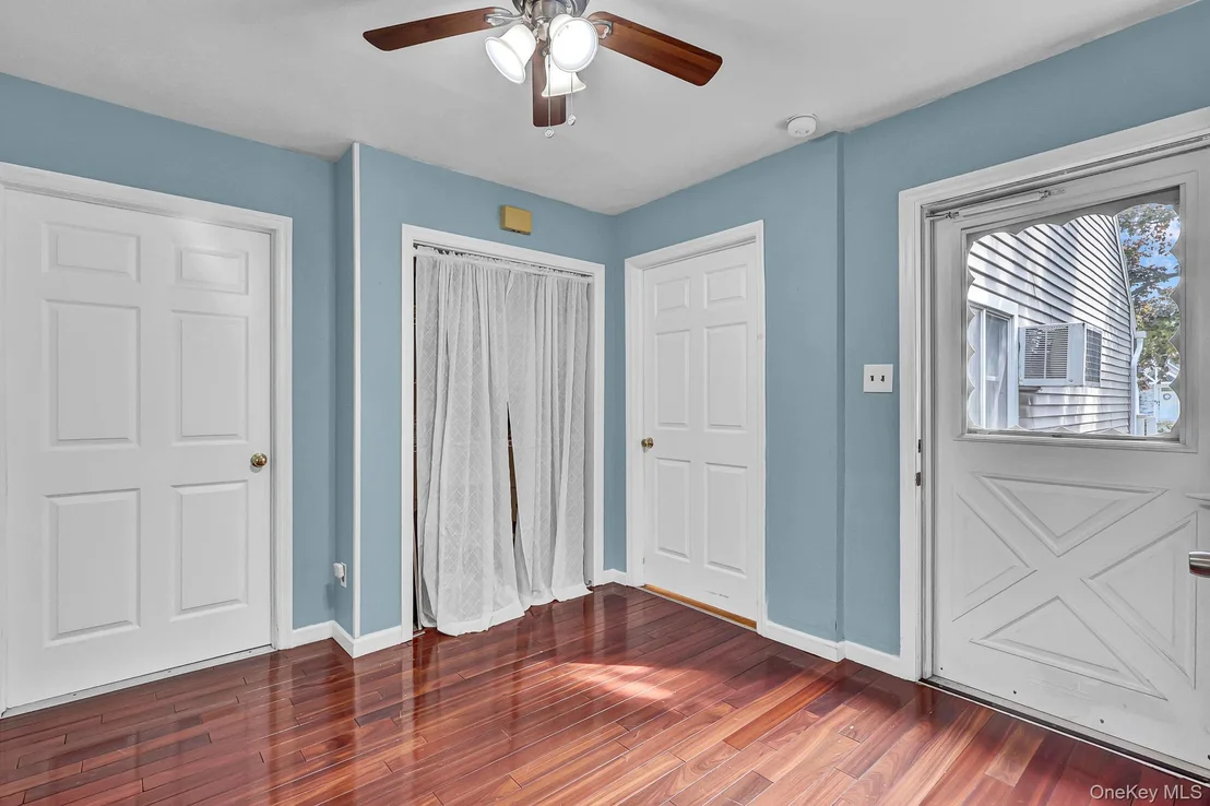 Photo of 948 Simon Place