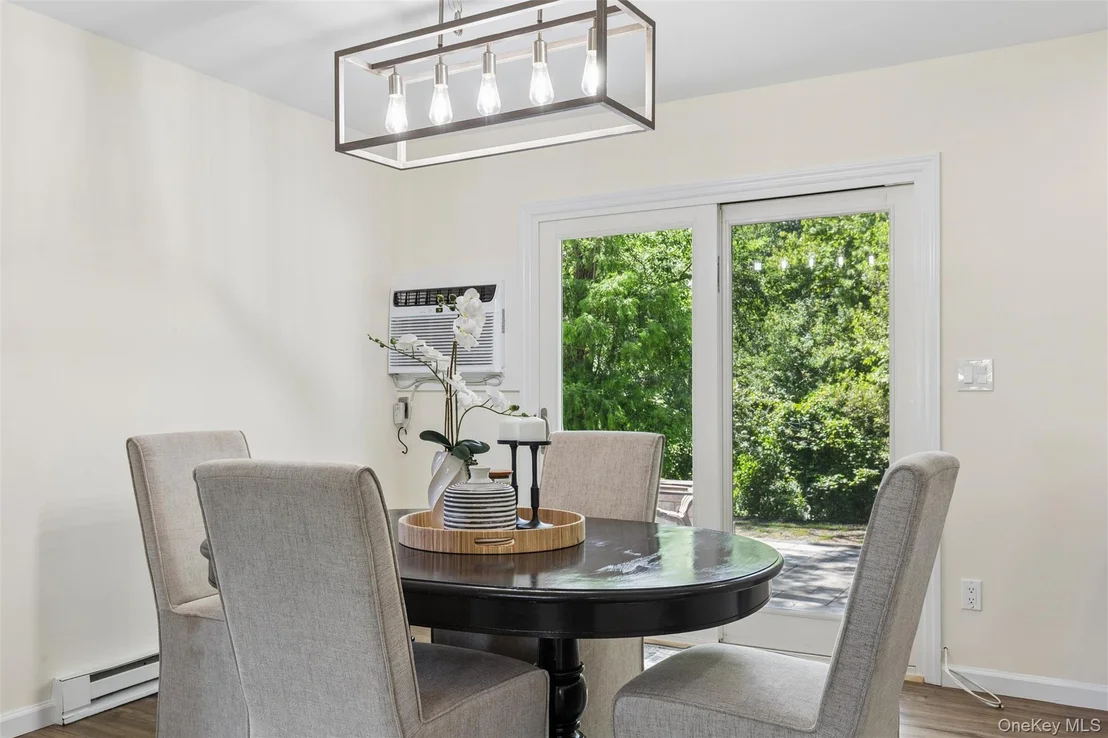Photo of 91 Circle Drive W