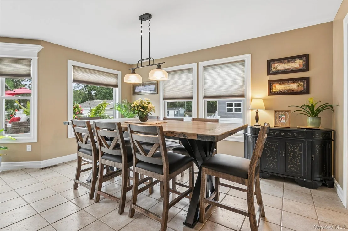 Photo of 406 Carnation Drive
