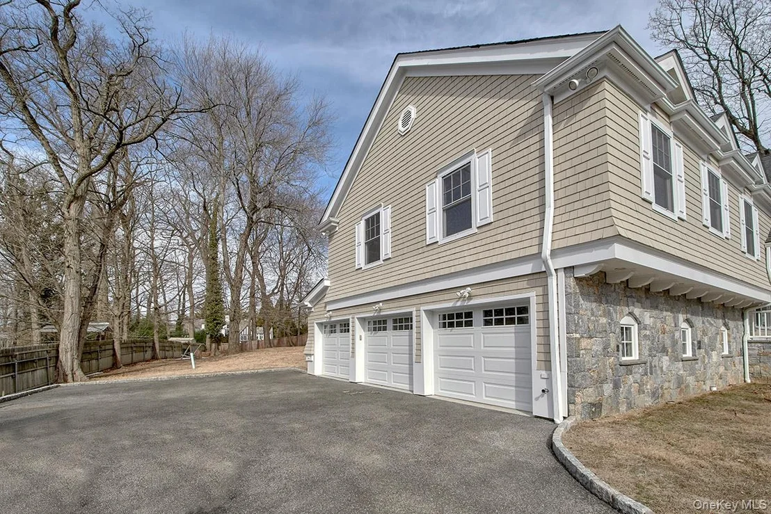 Photo of 8 Walden Lane