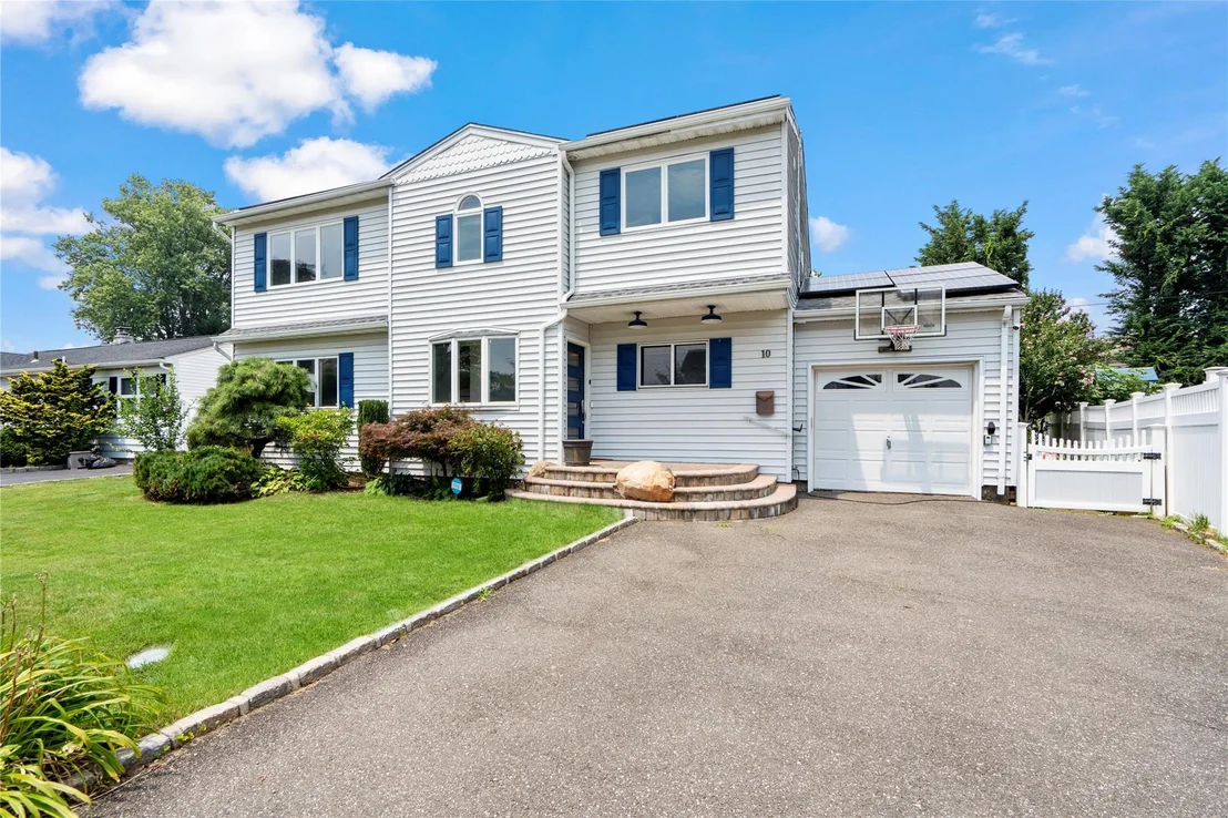 Photo of 10 Lillian Lane