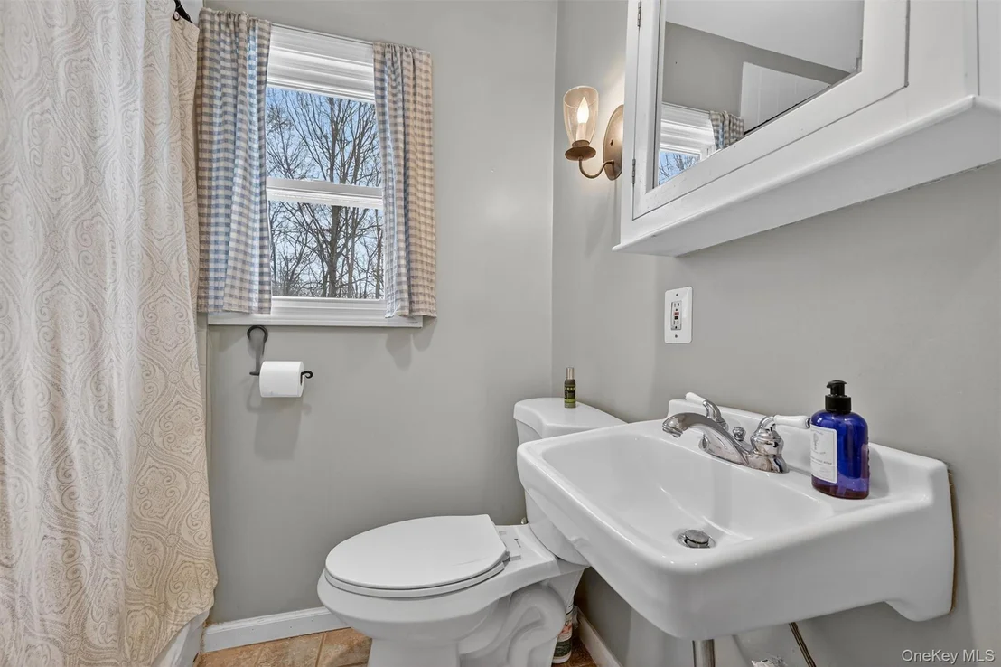 Photo of 51 Lakeside Road