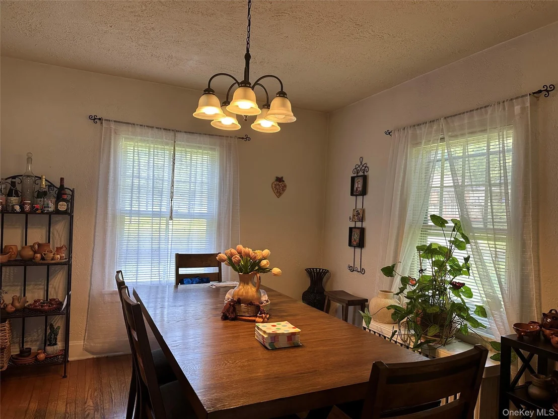 Photo of 237 Windsor Highway