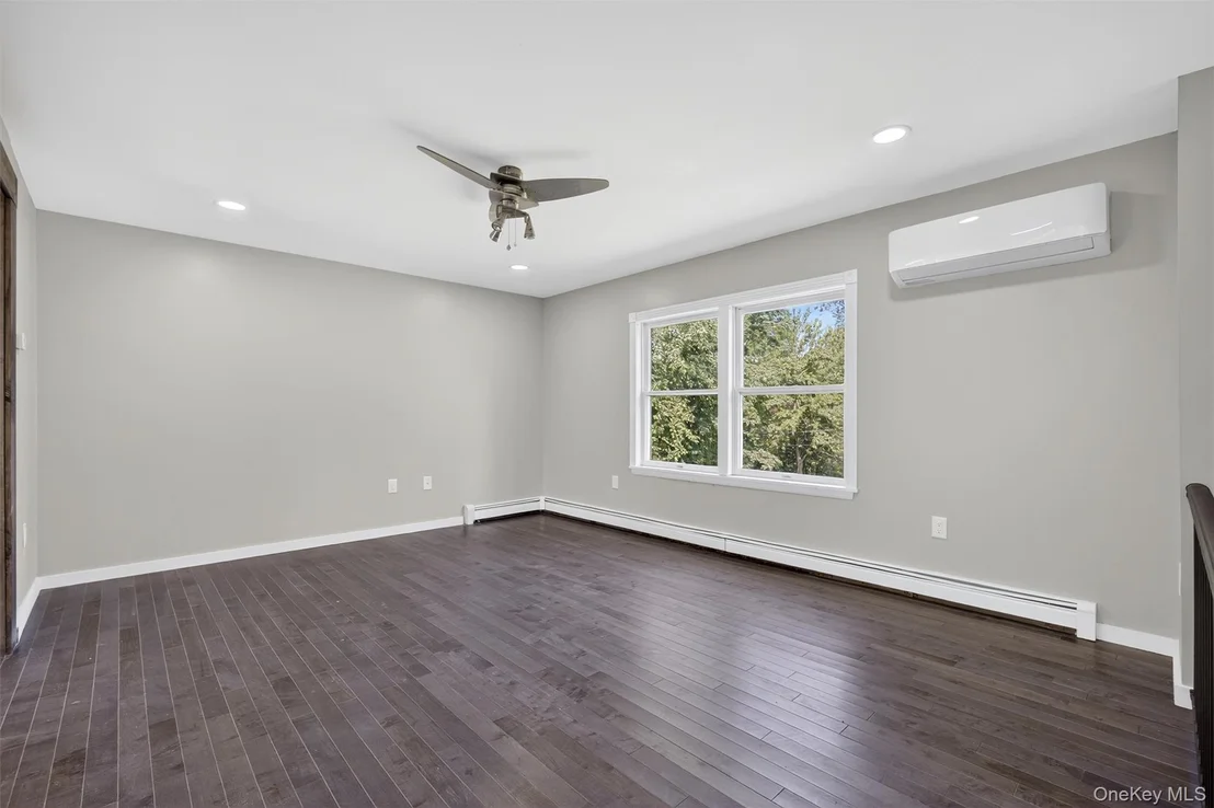 Photo of 619 Creekside Road