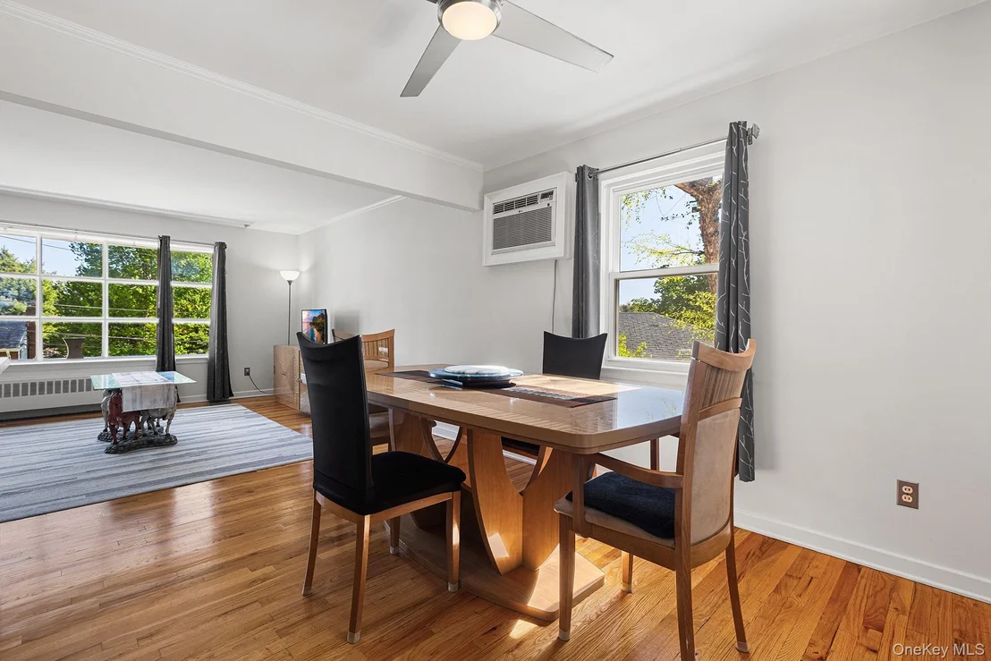 Photo of 57 Homecrest Oval