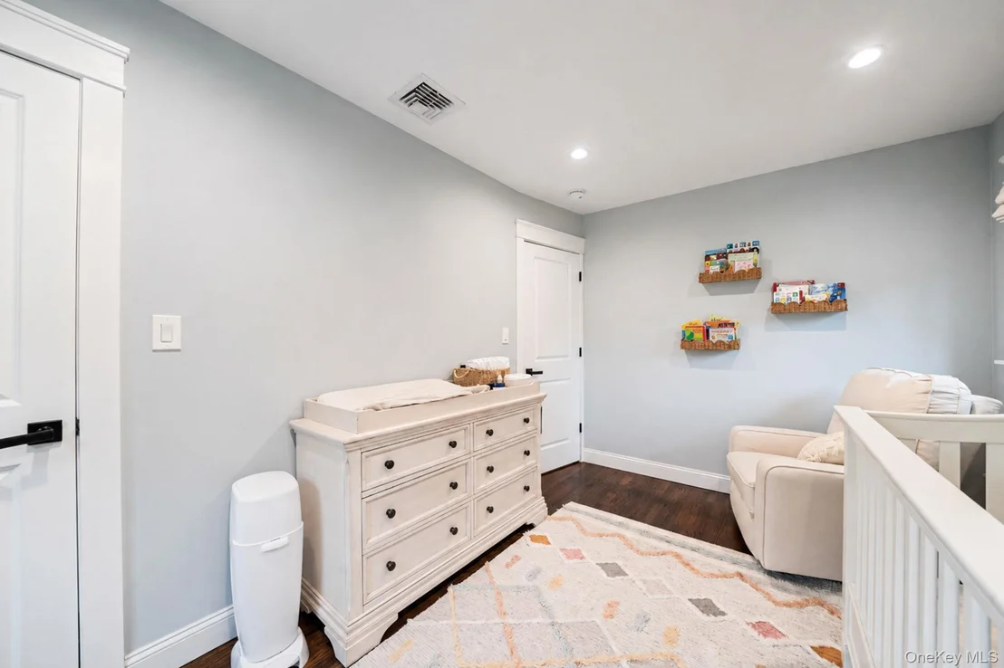 Photo of 8 Gedney Avenue