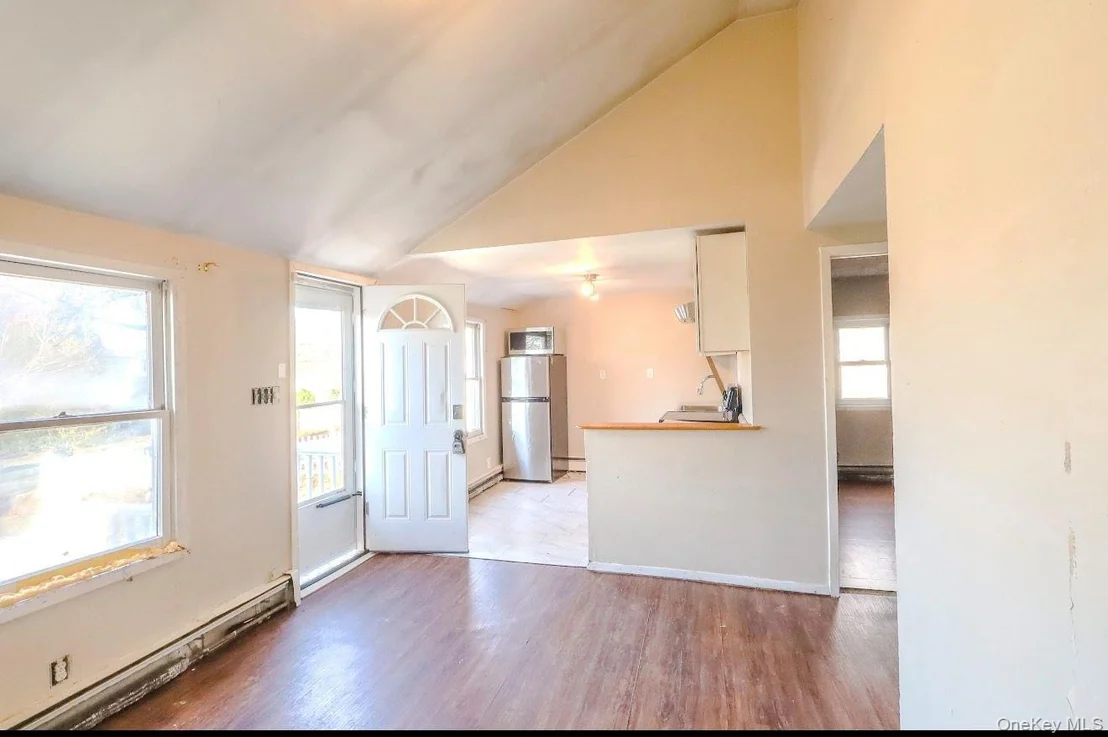 Photo of 12 Cedarhurst Avenue