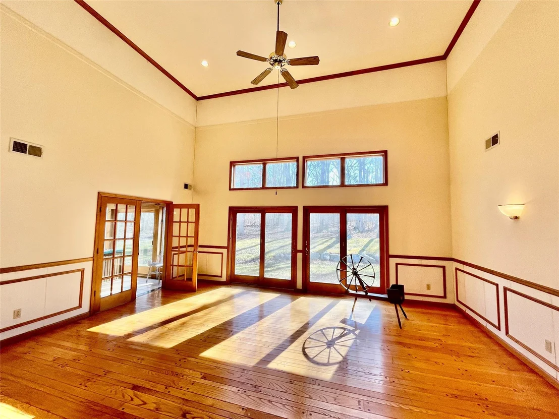 Photo of 71 Saddleback Ridge Road