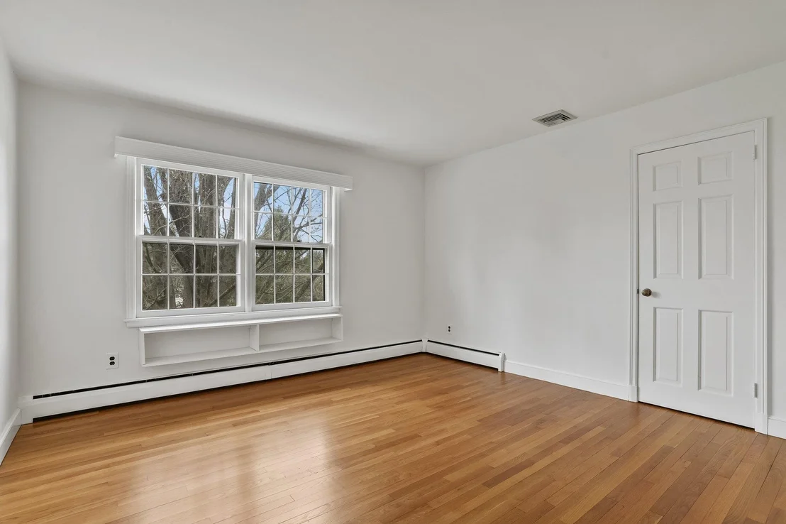 Photo of 23 Round Hill Road