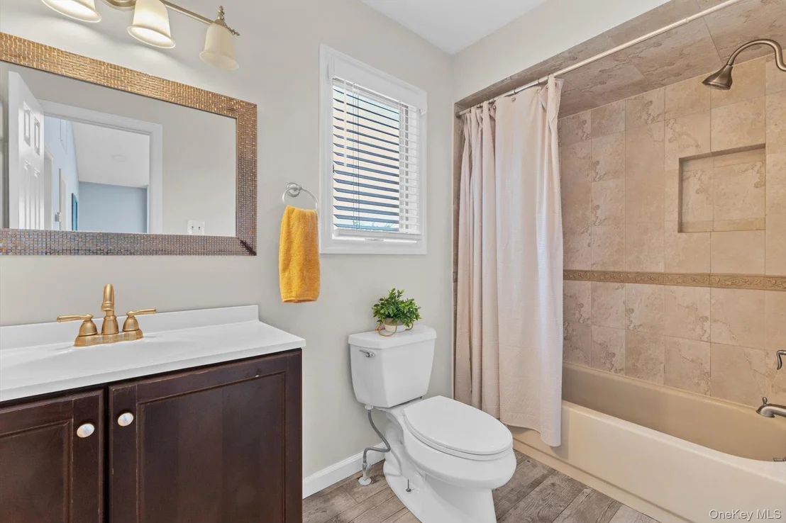 Photo of 3290 Parkway Drive
