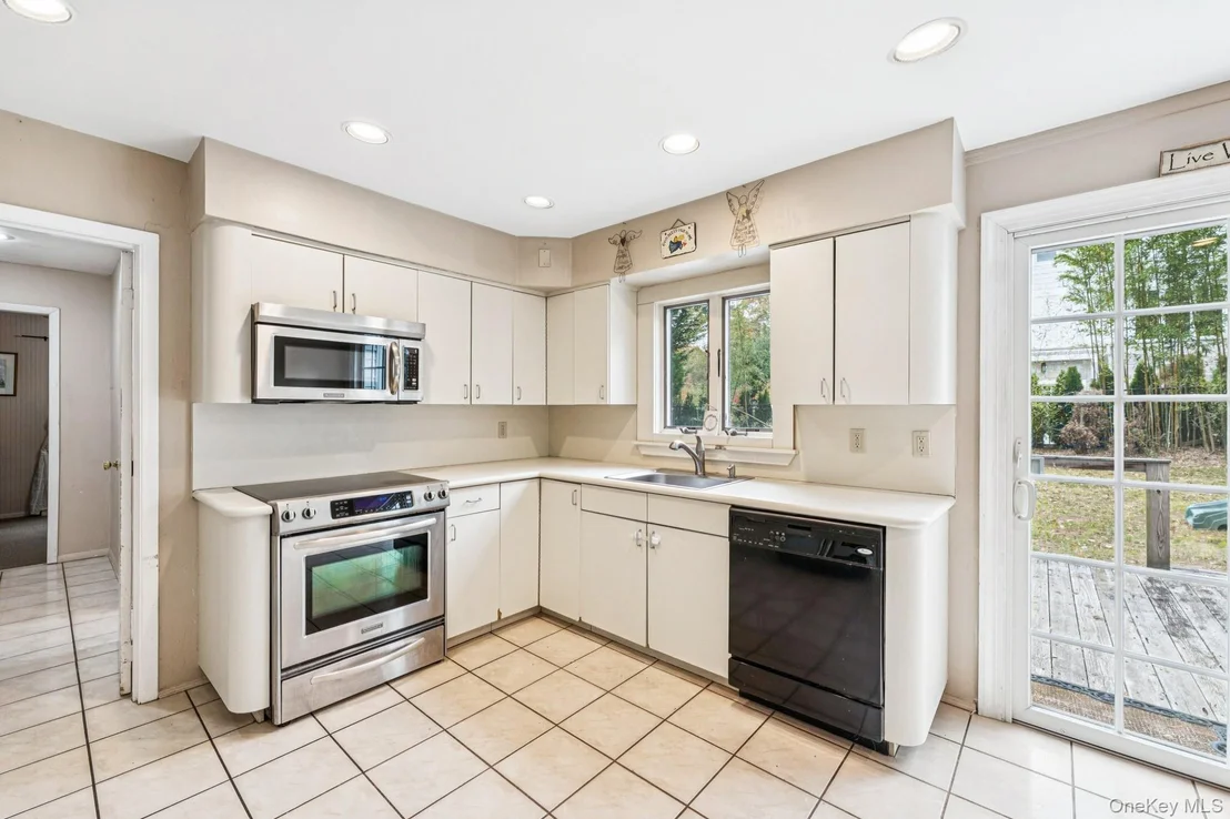 Photo of 9 Princeton Drive