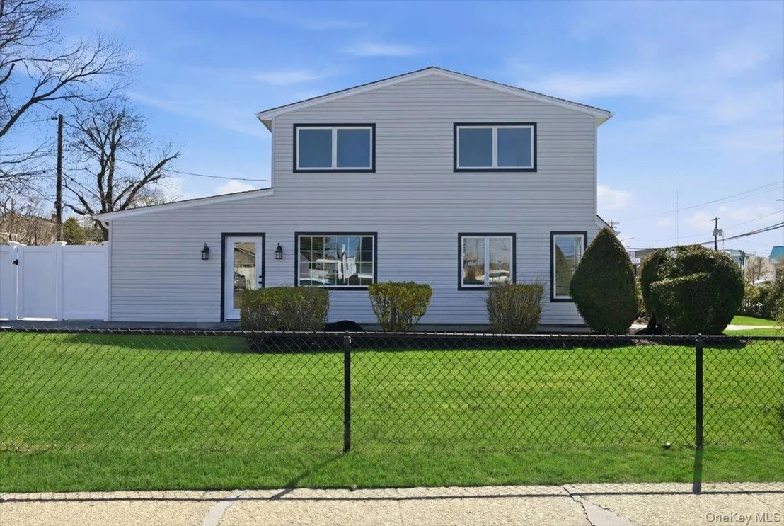 Photo of 61 Gardiners Avenue