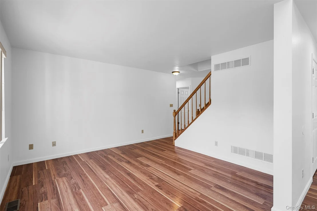 Photo of 5 Rockcrest Place