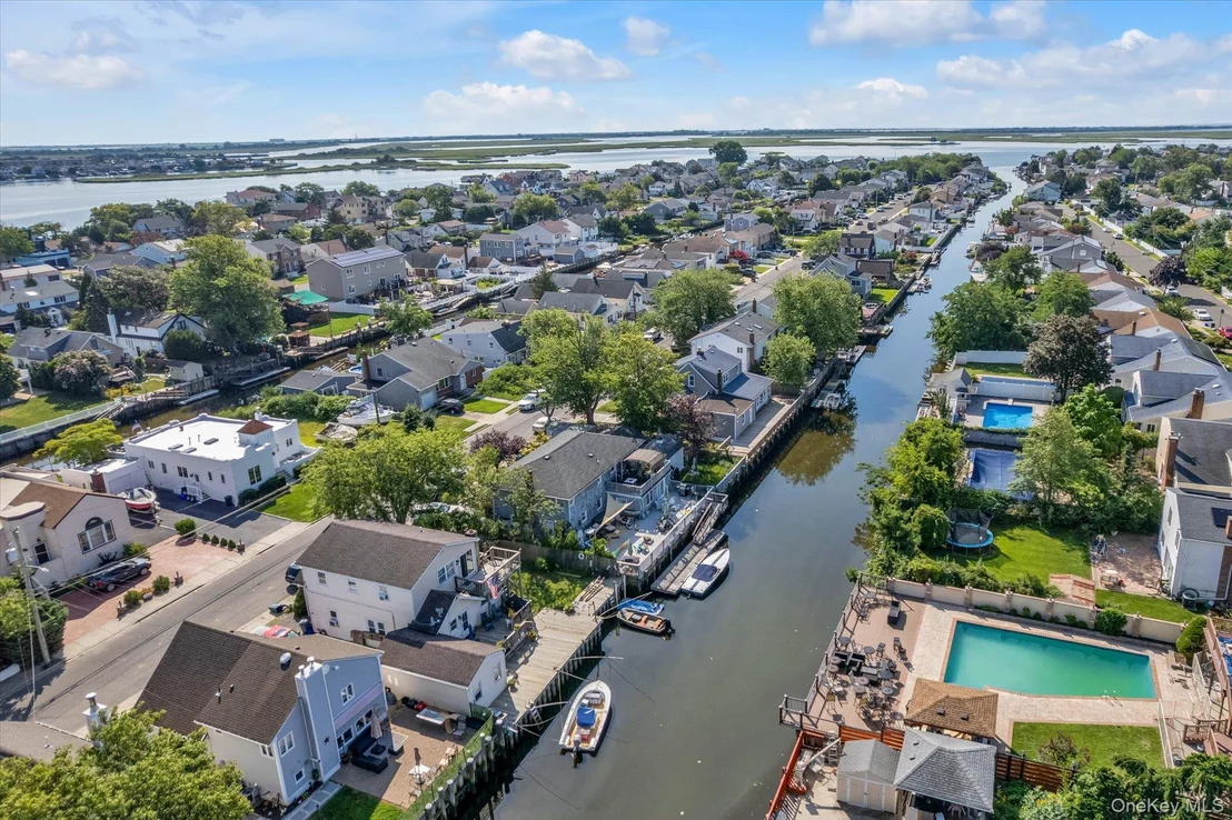Photo of 3290 Parkway Drive