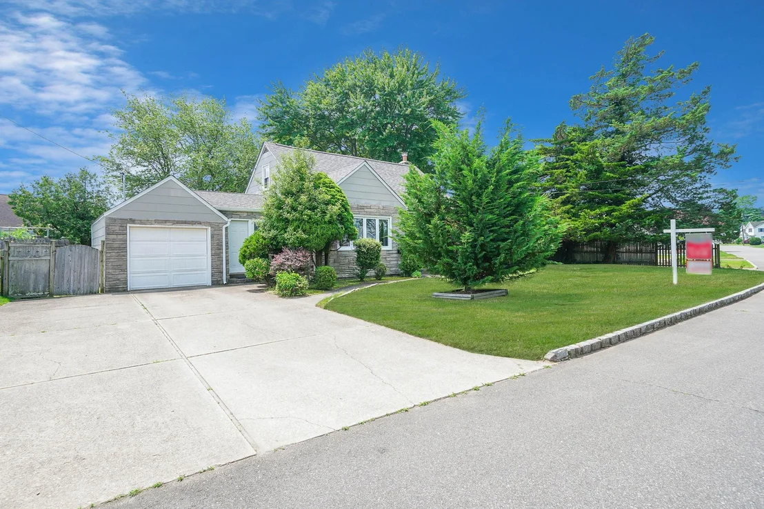 Photo of 108 Foster Boulevard