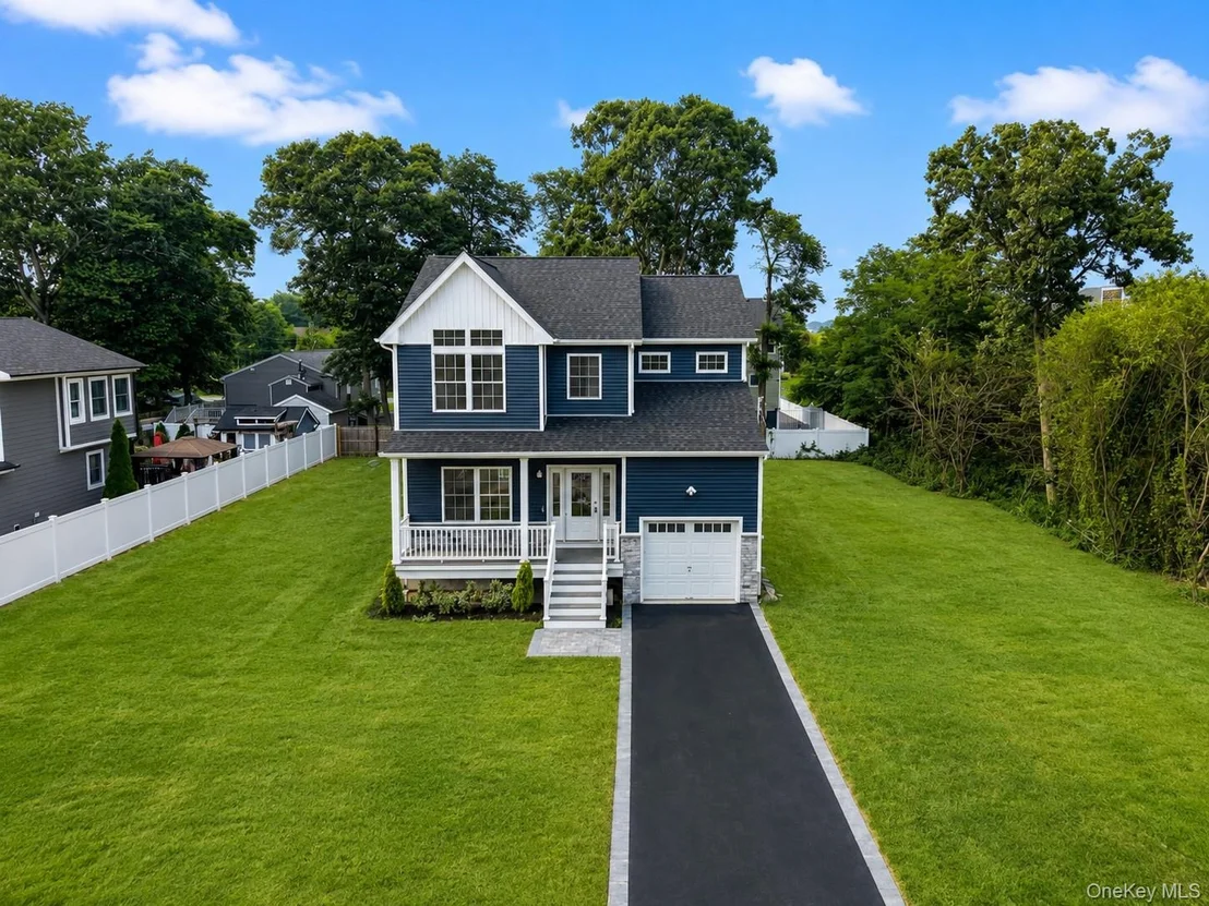 Photo of 7 Edgewater Drive