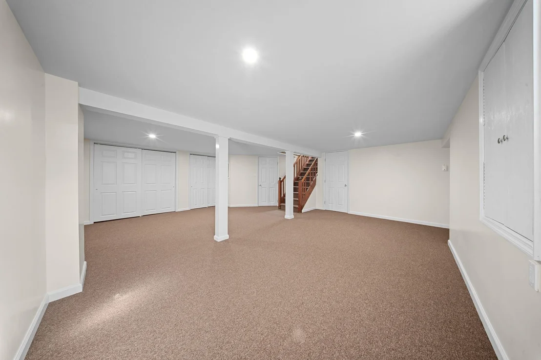 Photo of 855 Edward Street