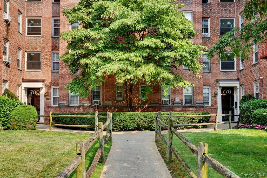 Photo of Unit B47 at 776 Bronx River