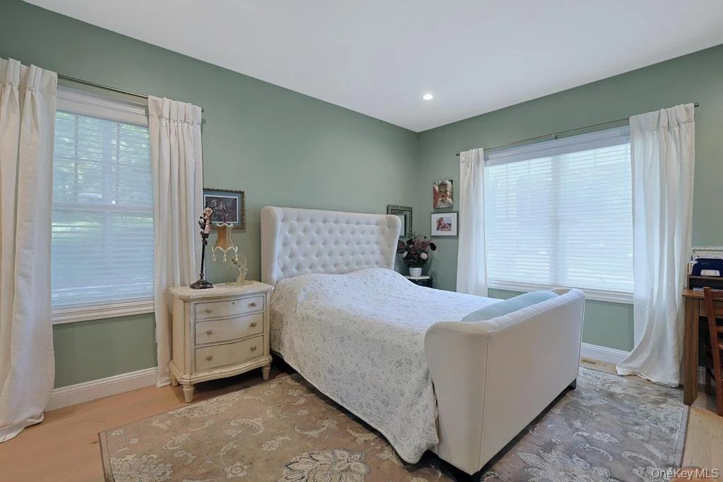 Photo of 8 Rosehill Drive