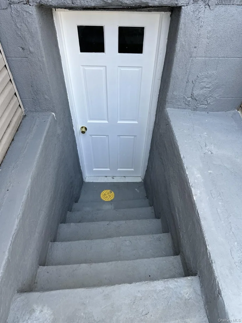 Photo of 278 Eldert Lane