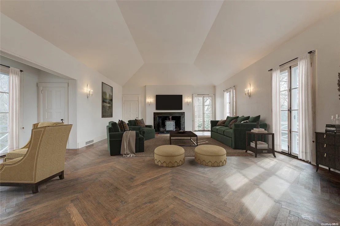 Photo of 8 Fort Hill Drive