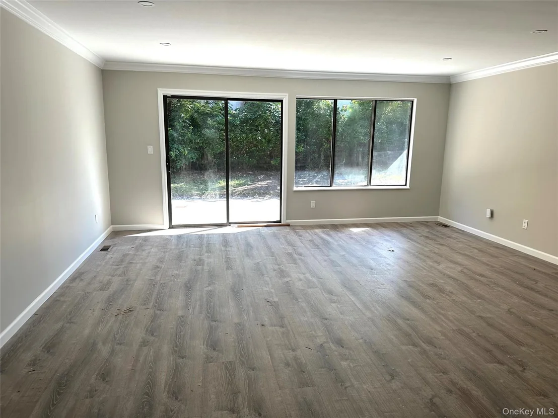 Photo of 33 Roanoke Avenue