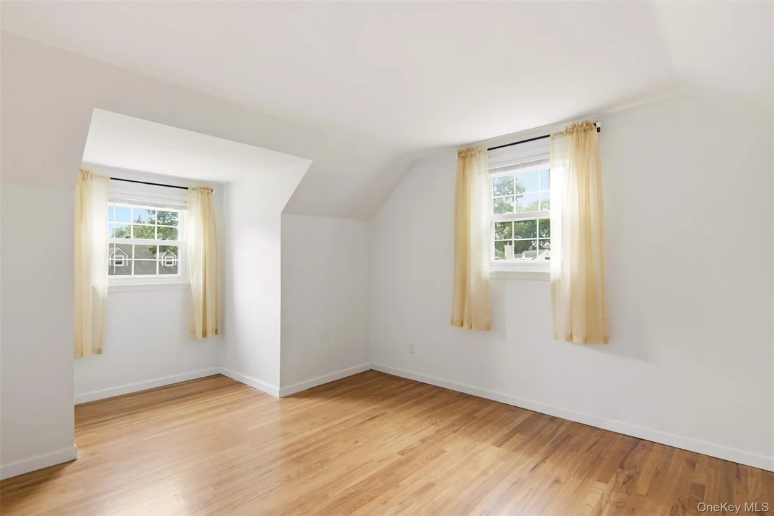 Photo of 15 Apple Lane