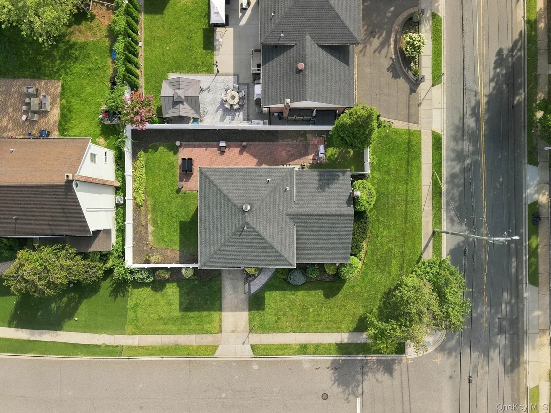 Photo of 614 Pine Lane