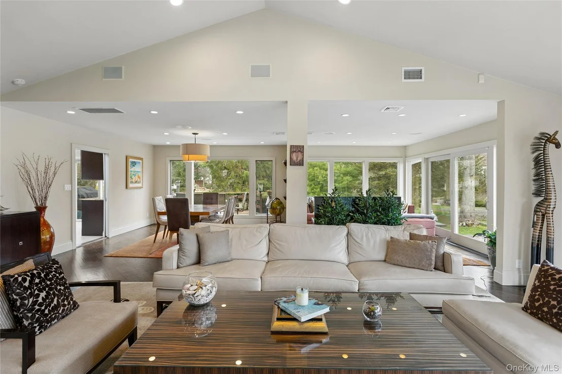 Photo of 230 Richards Lane