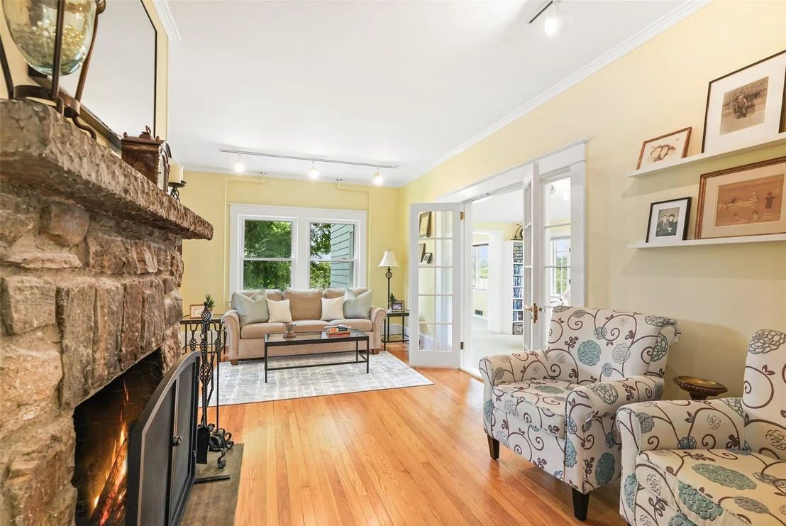 Photo of 4 East Drive