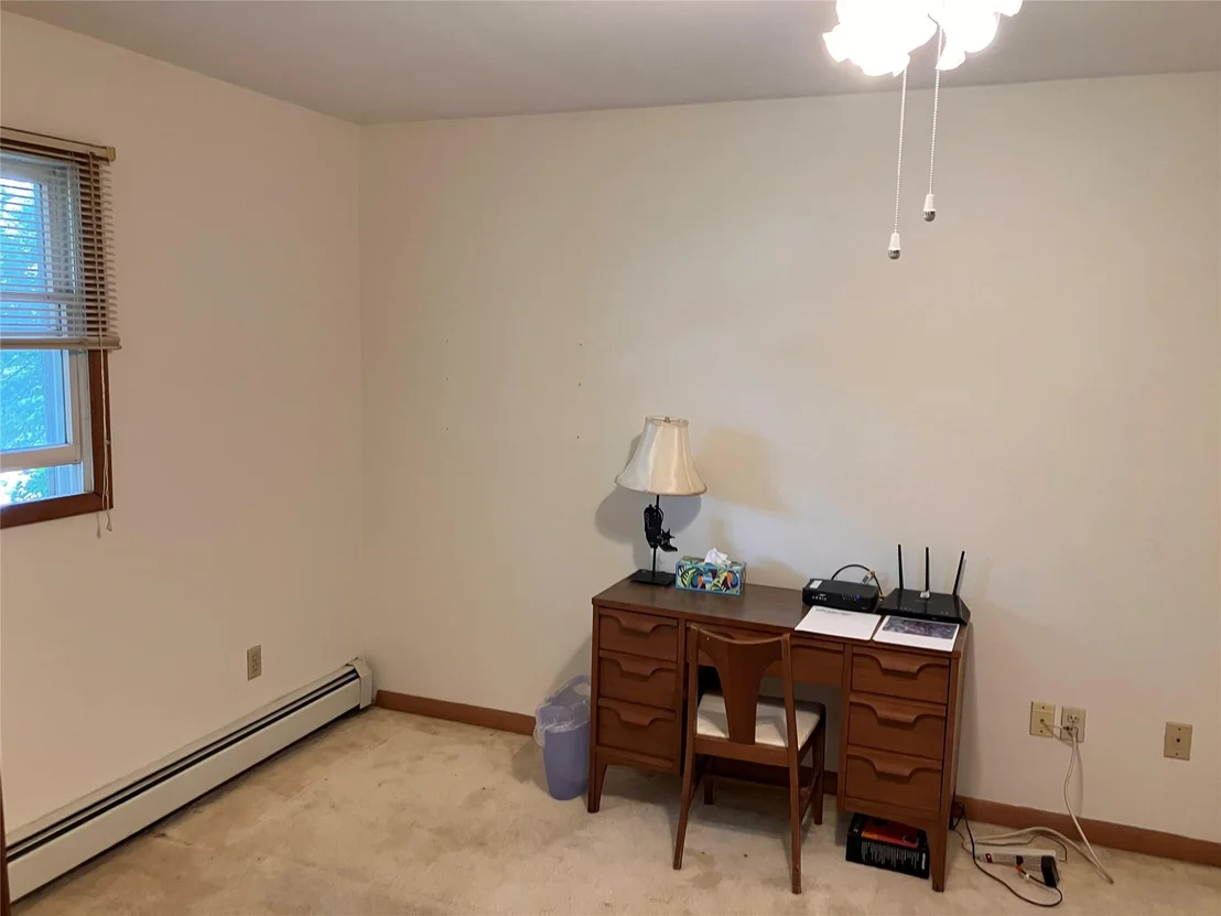 Photo of 218 Roosevelt Road