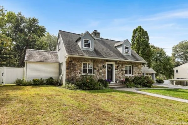 Photo of 1475 Elm Street