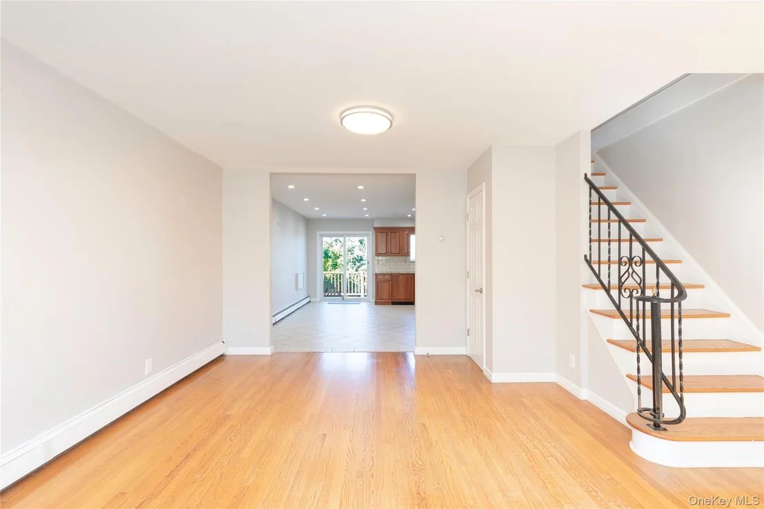 Photo of 223 Ditmars Street