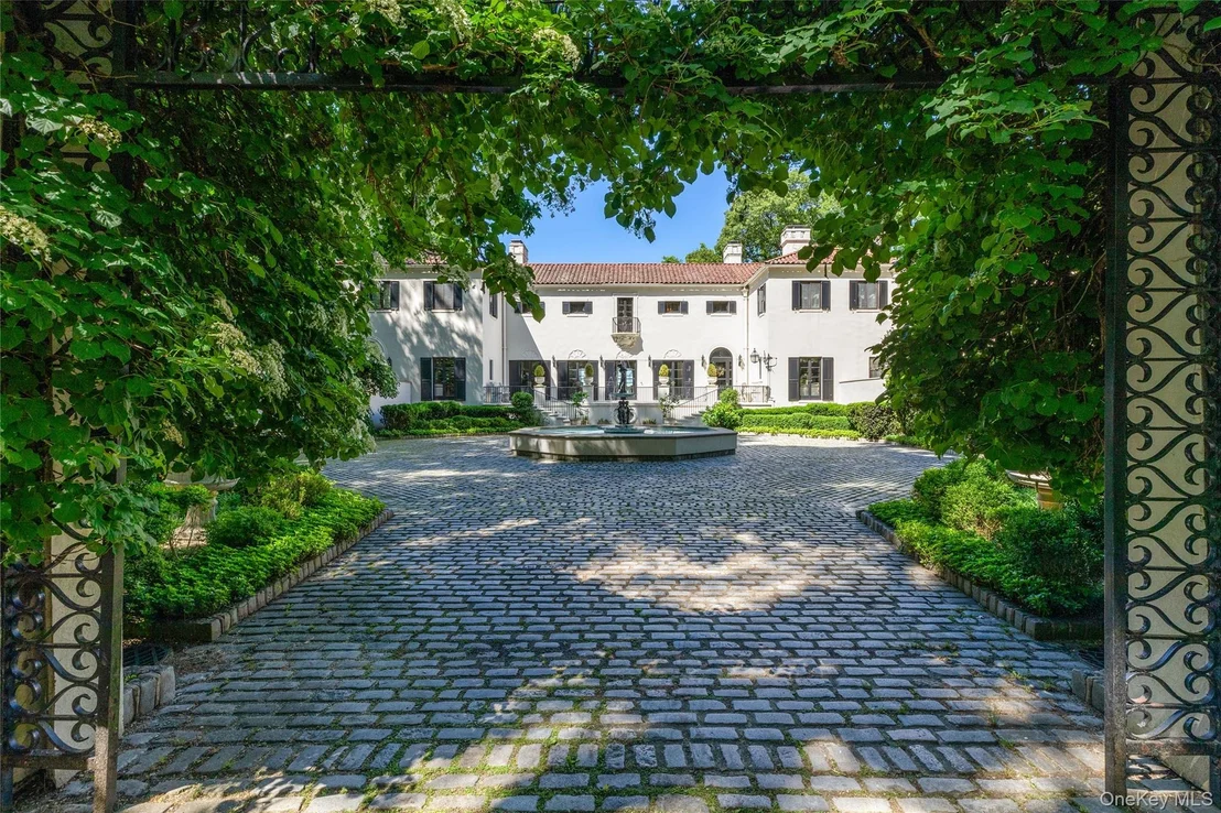 Photo of 100 Horseshoe Road