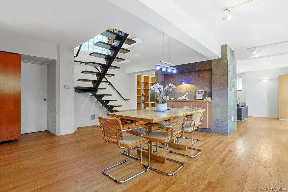 Photo of 75 Lakeside Drive