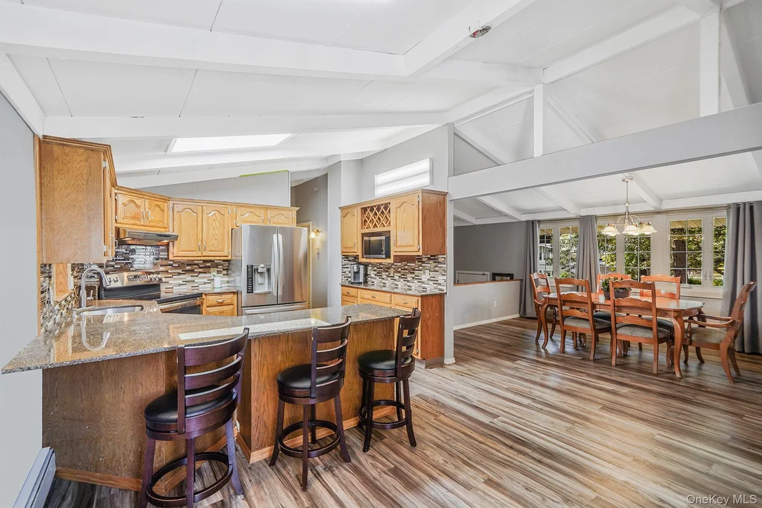 Photo of 7 Deepdale Drive