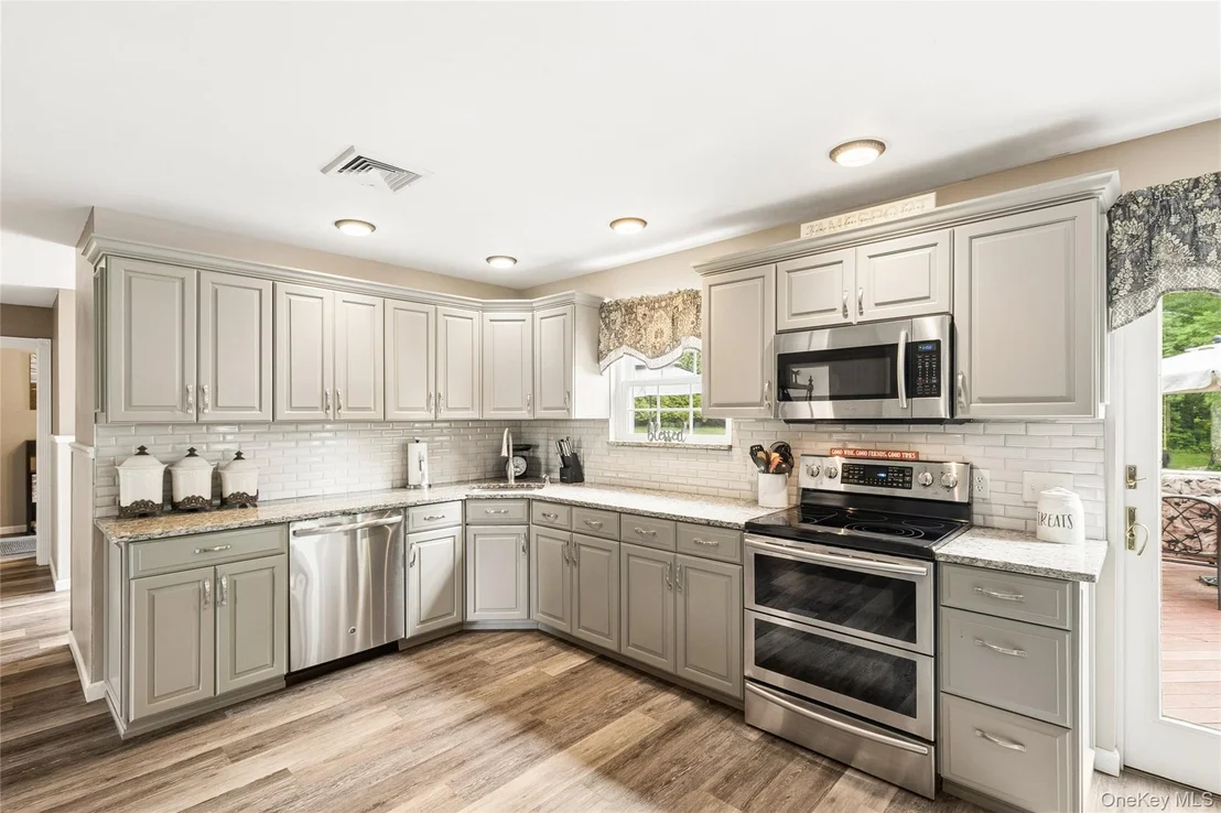 Photo of 42 Adelia Path